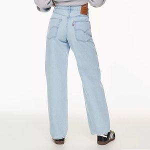 NWT LEVI BAGGY DAD JEAN IN SHADE LIGHT SUGAR - bought at Aritzia size 29
